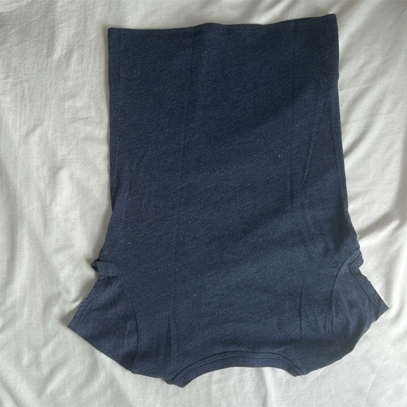 Abercrombie kids shirt 👚  size M,  60% cotton  40% polyester  Stunning top - Picture 3 of 4